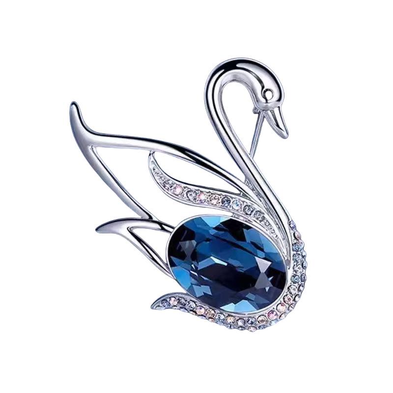 Swan Crystal Brooch: Elegant Women's Luxury Diamond Temperament Pin