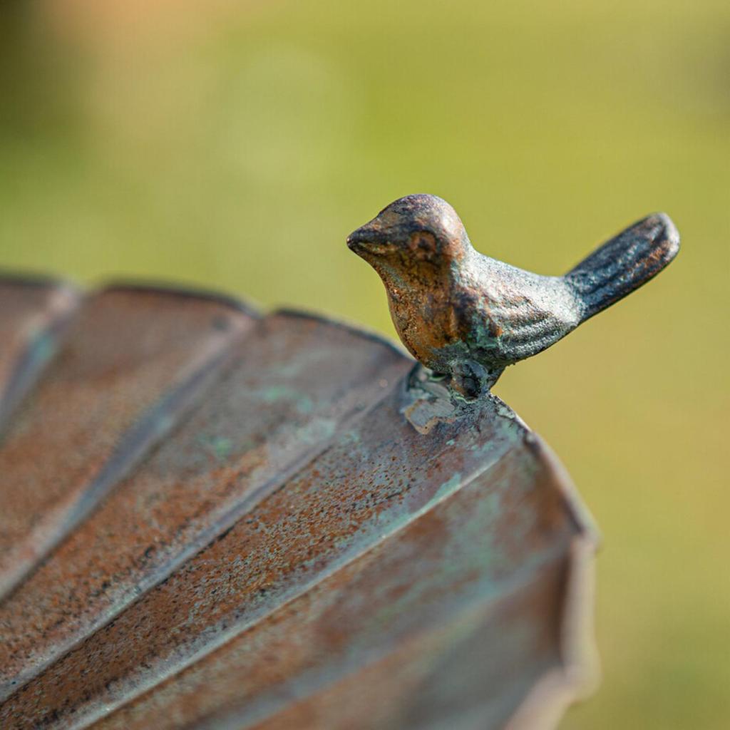 Bird Feeder Tray Large Capacity Hangable Iron Large Bowl Bird Feeder for Outside Garden Yard Railing Balcony Decoration