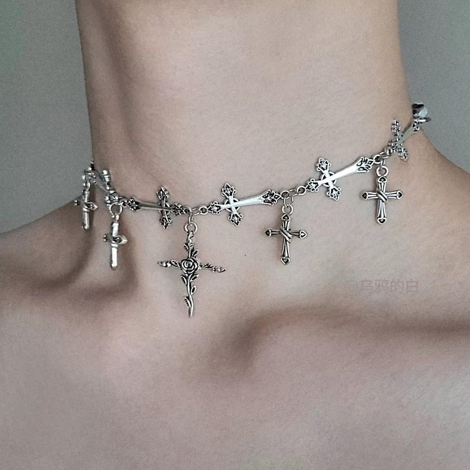 Gothic Style Alloy Cross Choker Necklace With Geometric Design For Women