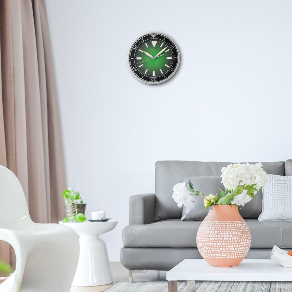 Seiko 12-дюймовые настенные часы Heritage Design с циферблатом зеленого цвета