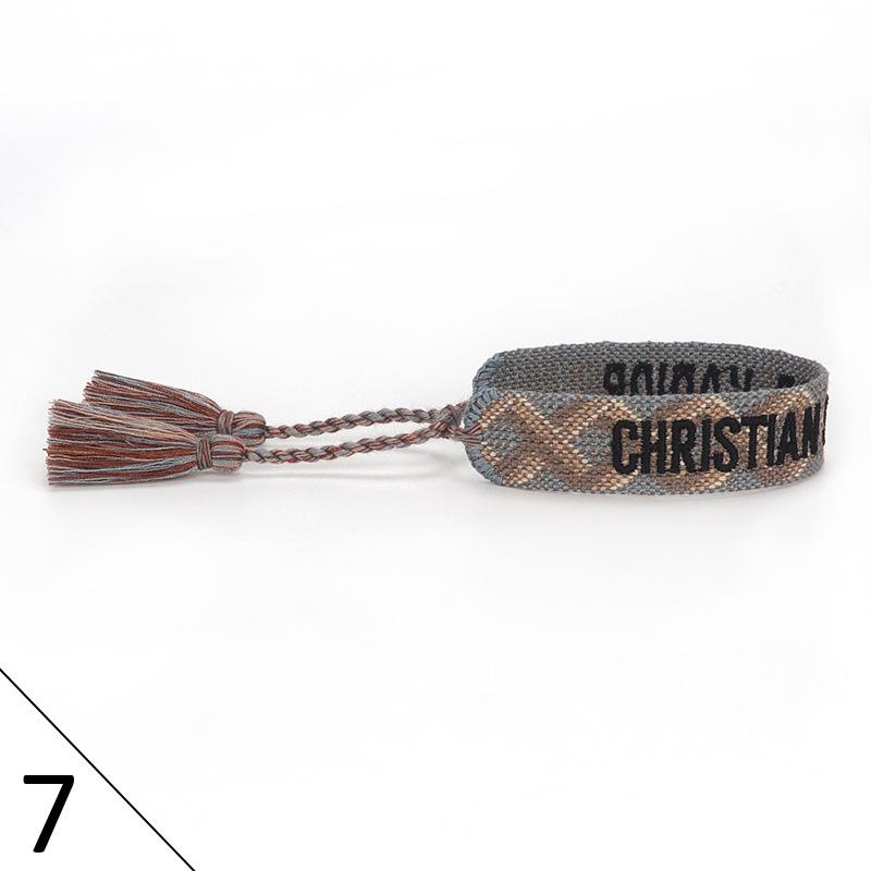 Браслет дружбы ручной работы с вышивкой и кисточками для женщин