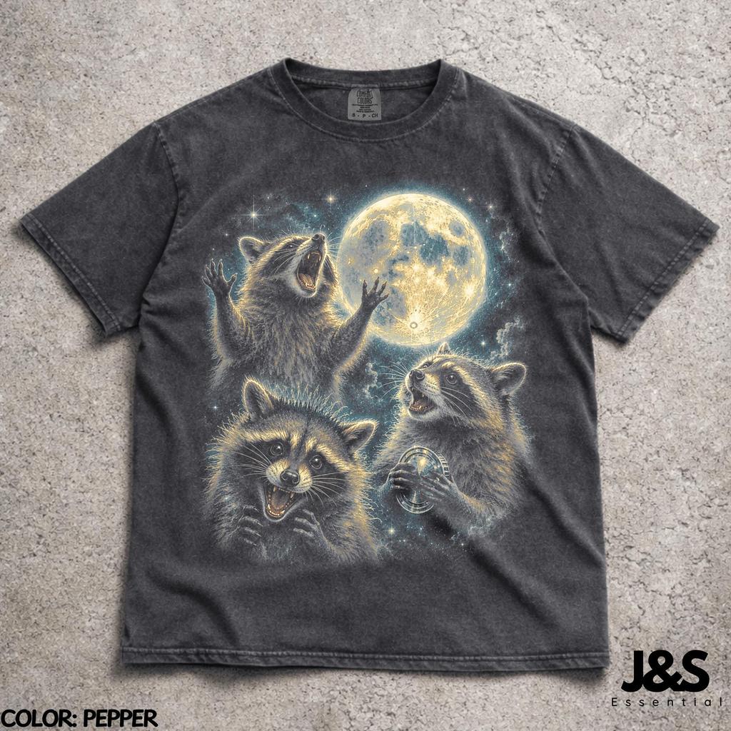 Three Raccoon Moon Vintage 90s Graphic T-Shirt, Retro Raccoon Silly Gift, Screaming Trash Panda Moon Tee, Aesthetic Galaxy Nature Art