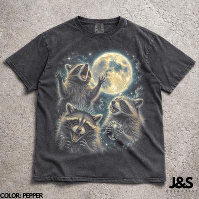Three Raccoon Moon Vintage 90s Graphic T-Shirt, Retro Raccoon Silly Gift, Screaming Trash Panda Moon Tee, Aesthetic Galaxy Nature Art