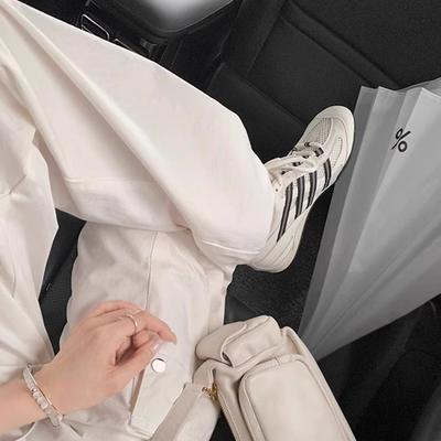 Нишевые моральные тренировочные туфли с внутренней высотой для женщин 2025 новая летняя тонкая сетчатая дышащая уличная беговая повседневная спортивная обувь