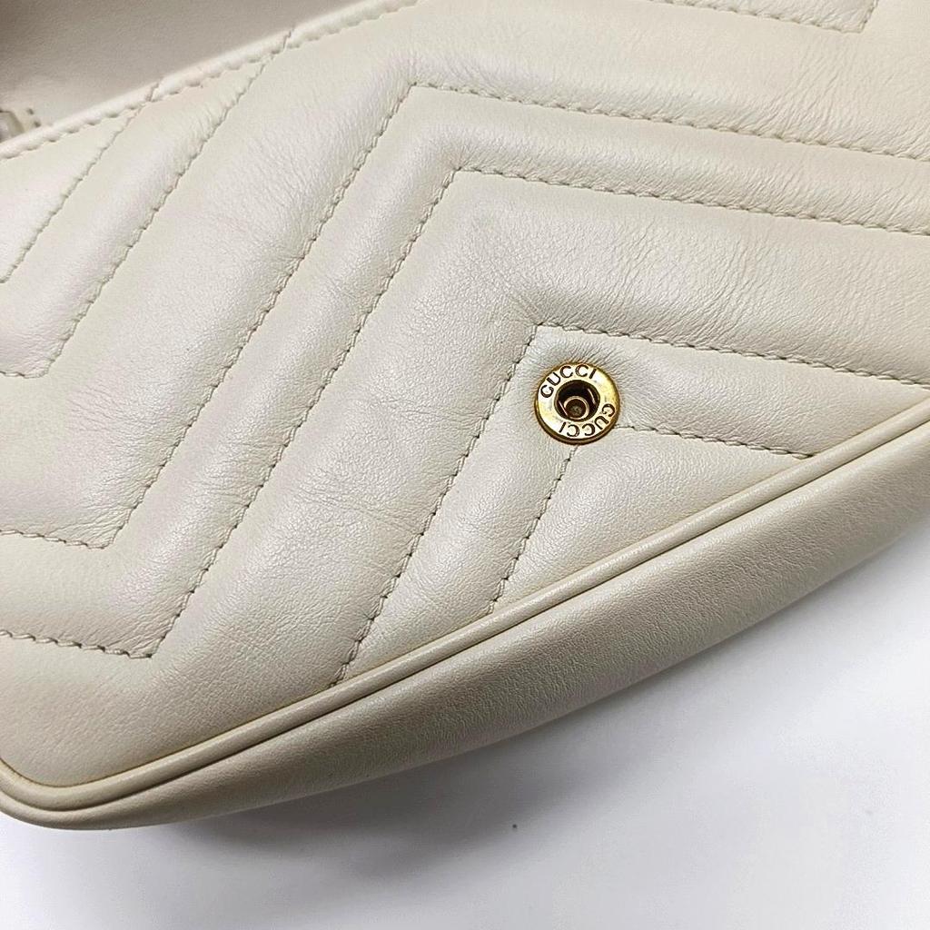 [Pre-Owned] GG Marmont Gold Logo Distressed Quilted Leather Mini Crossbody Bag - Good #9HPOZL