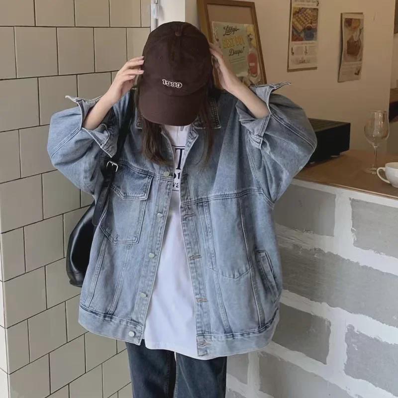 «Женская джинсовая куртка в корейском стиле 2025 года»: Свободный крой, длинные рукава, уличный стиль для весны и осени.