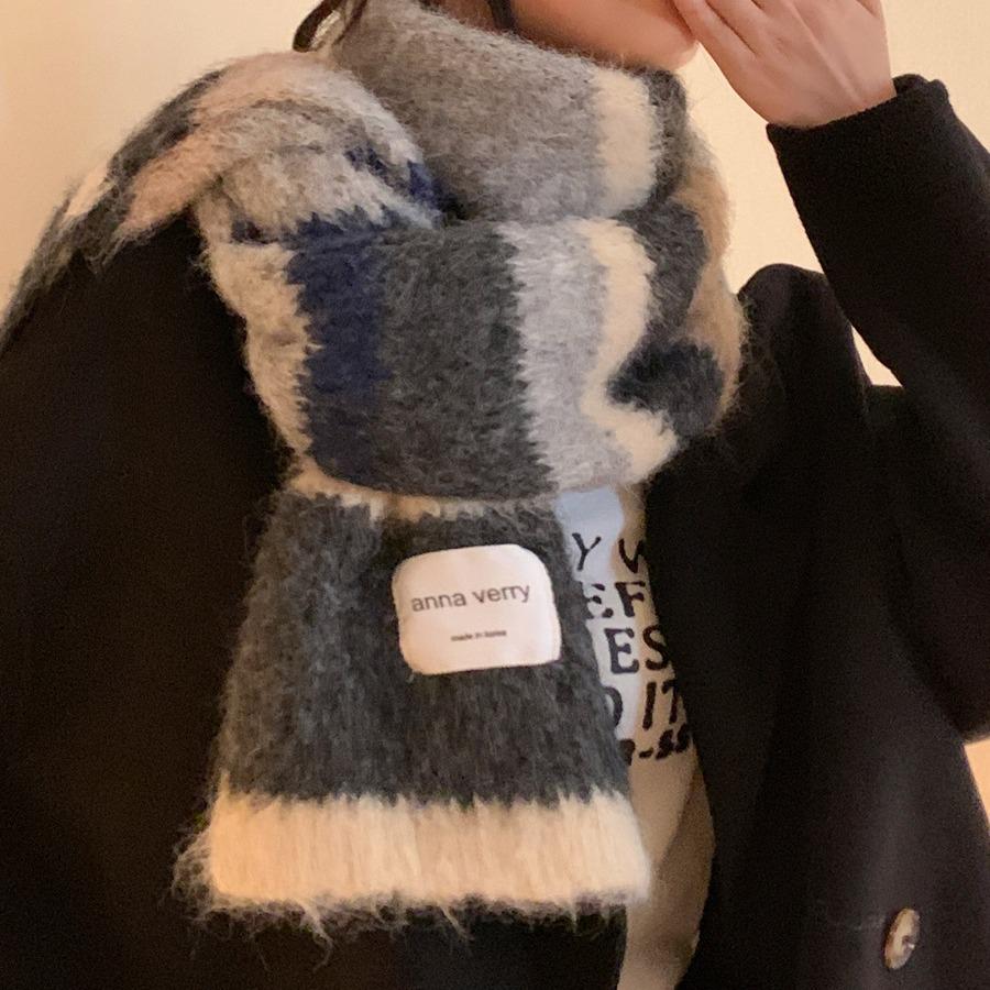 Зимний шарф из мохера в разноцветную полоску 2024 года: Универсальный, теплый, модный японско-корейский контрастный шейный платок для пар