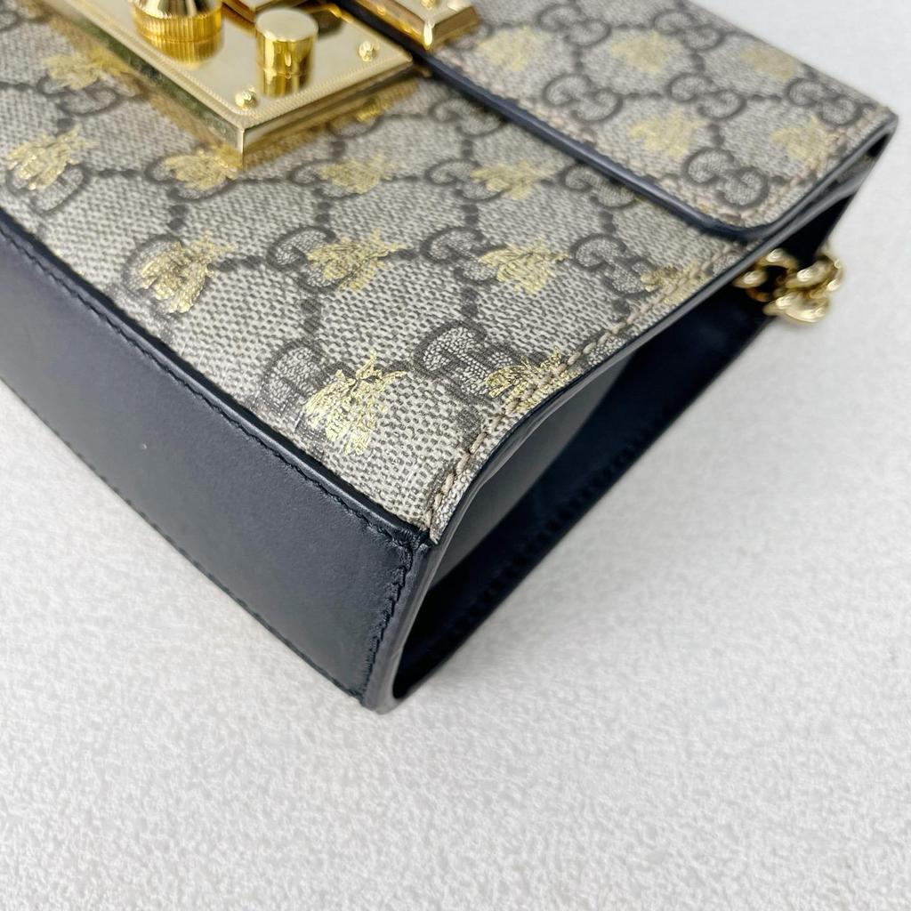 [Pre-Owned] Padlock Metal Lock Bee Print Vintage Logo Canvas And Leather Lock Clutch Box Chain Crossbody Shoulder Bag - Excellent #190JMH7