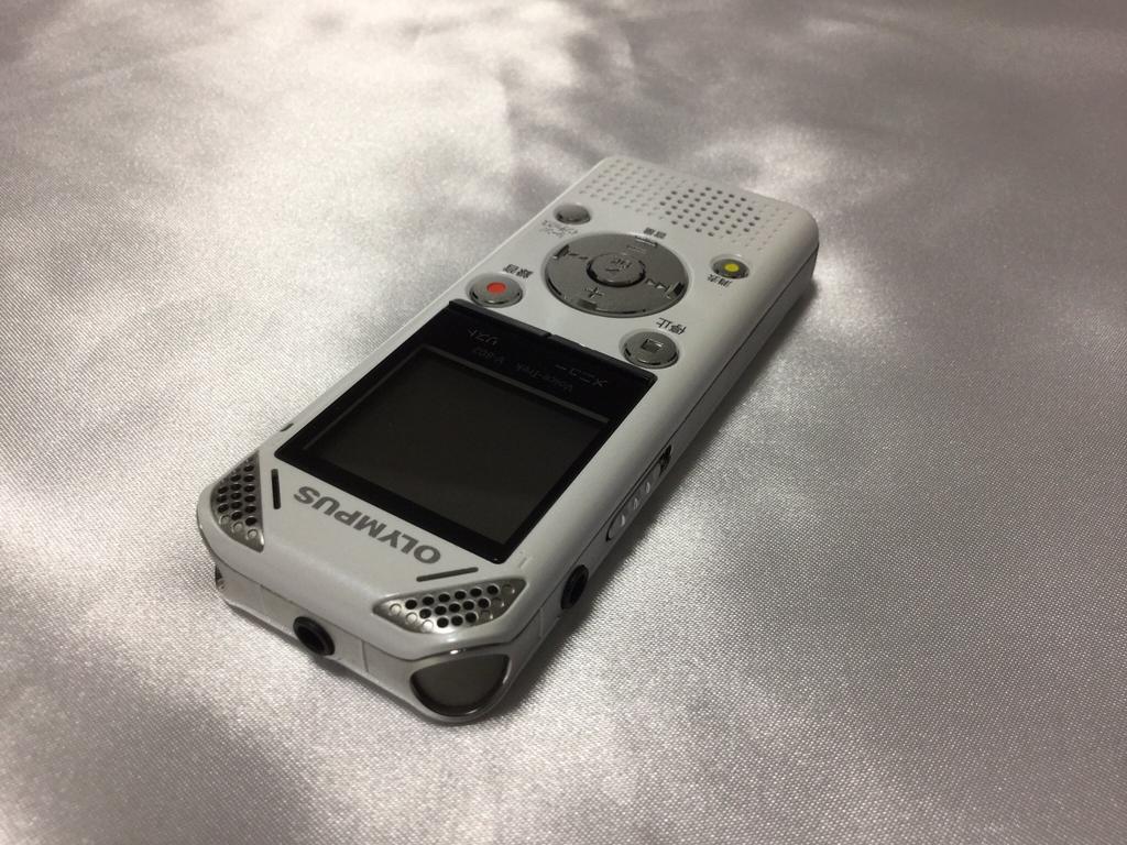 Диктофон OLYMPUS IC VoiceTrek 4 ГБ линейный PCM совместимый с FM-тюнером WHT Белый V-802