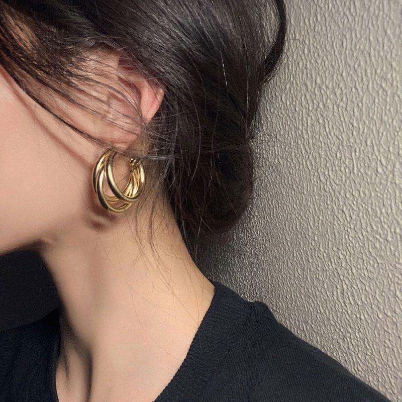 Gold Hoop Earrings for Women, European and American Style, Light Luxury, High-End Feel, 2026 New Trendy Niche Design, Exaggerated Large Ear Hoops