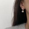 Серебристо-серые жемчужные серьги-гвоздики в форме сердца для женщин - Серебряная игла S925, Маленькие, Универсальные, Прохладный темперамент, Идеально подходят для ежедневной носки.