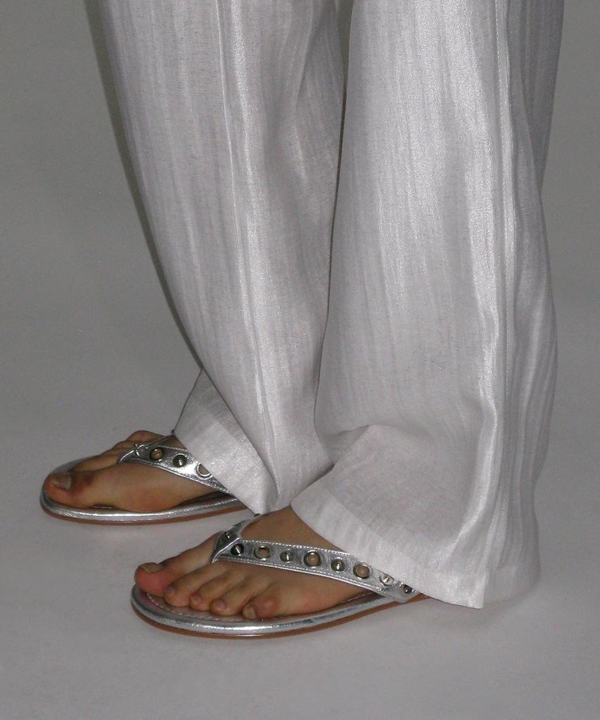 Partimento Women Stud-Pointed Flip Flops_Silver