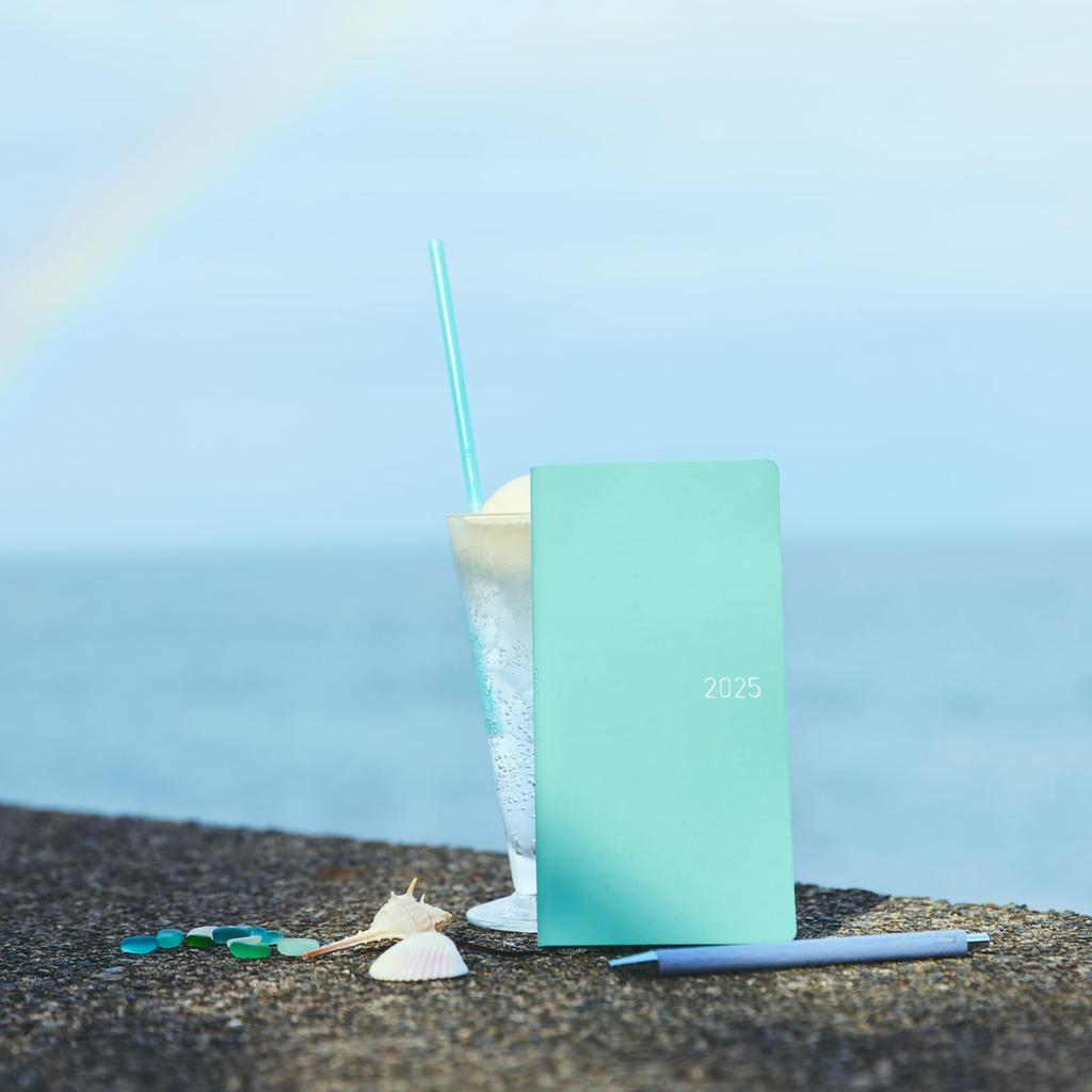 Hobonichi Techo 2025 weeks Smooth/Vanilla Soda, January Start, Weekly Planner, Left, Slim Vertical