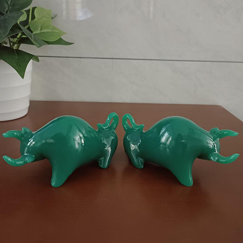 2 шт. Камень Нефрит Цвет Статуэтка Быка с Уолл-стрит Рынок Быков Смоляные Украшения Фэн-шуй Фигурки Удачи и Богатства Декор для Дома и Офиса