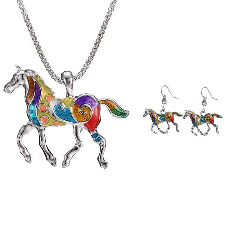 Красочное геометрическое матовое ожерелье в форме веера-трапеции с акцентами из смолы и масляной эмали