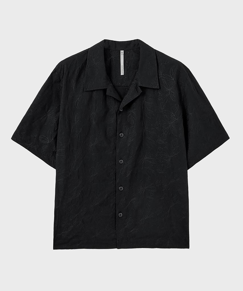 NOIRER Flower Embroidery Half Shirt (Black)