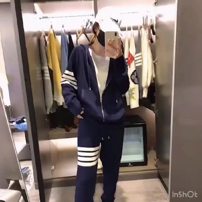 Женский повседневный спортивный костюм весна/осень: Модный комплект из двух частей: свитер-пиджак большого размера с четырьмя полосками