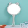 Мультяшное зеркало в виде медвежьей лапы Уникальное косметическое зеркало Портативное ручное зеркало в виде медвежьей головы Девушка