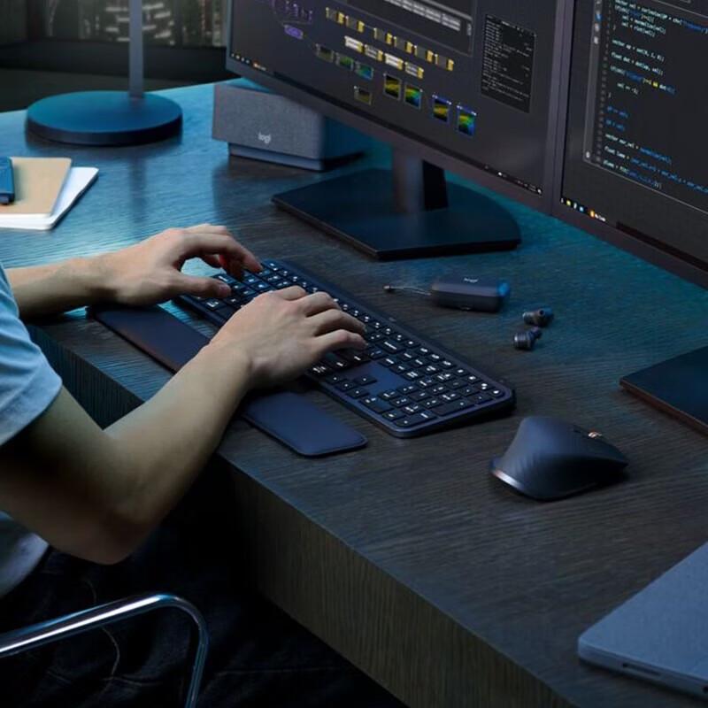 Беспроводная клавиатура Logitech MX Keys S с умной подсветкой