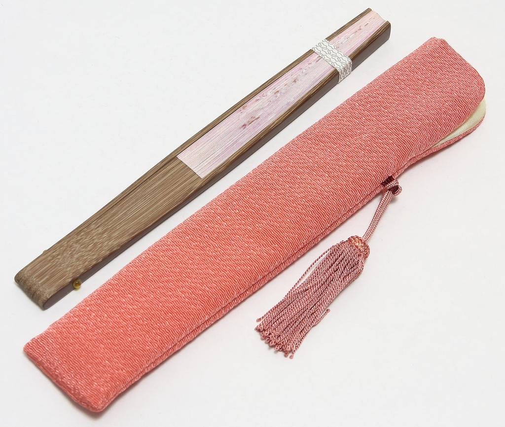 Киотская вишня, караки, гвоздика, ручная работа, сумка для веера Киото, подарочная коробка включена [Хасэгава], веер, узор, розовый, резьба, двухсторонний узор, ремесленники,