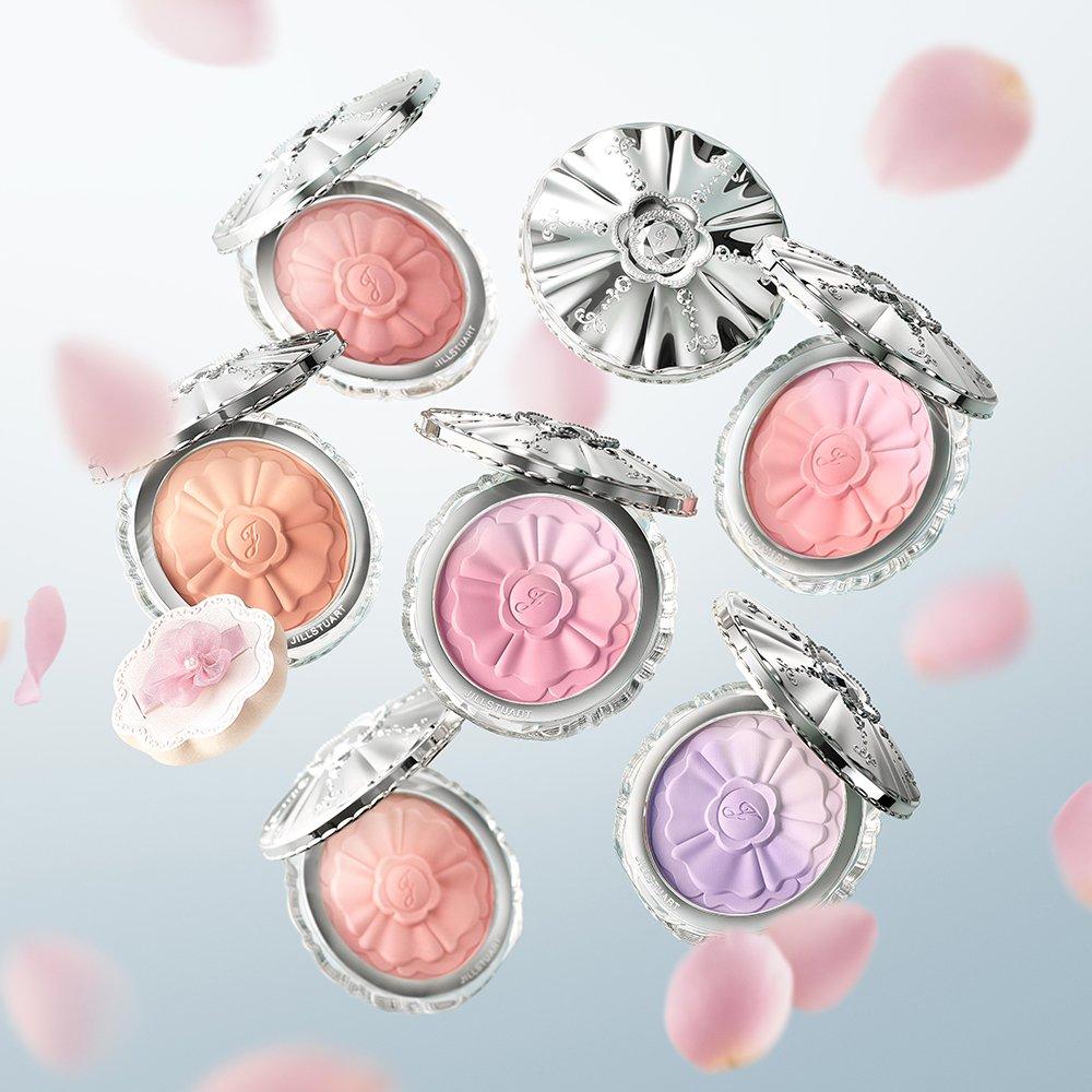 Выберите 1 из 4 румян Pastel Petal Blush 6 г (+ 15 г крема для рук в подарок) (Если подарок закончится, он будет заменен другим подарком.)