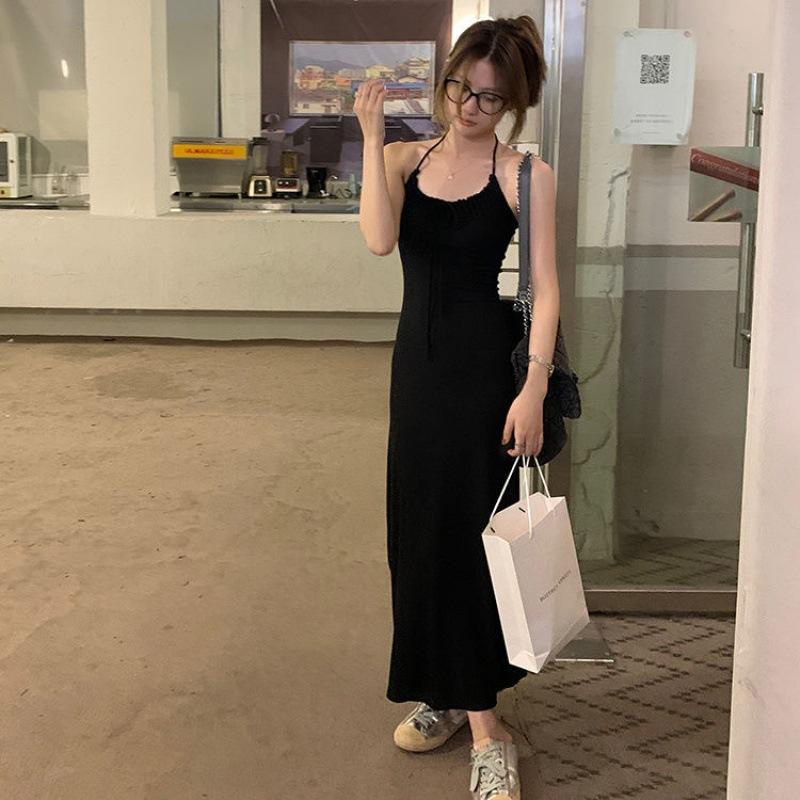 Сексуальное чистое и сексуальное платье-халтер на шее для женщин летом, облегающее талию и стройнящее, горячая девушка с бедрами и открытой спиной, юбка миди
