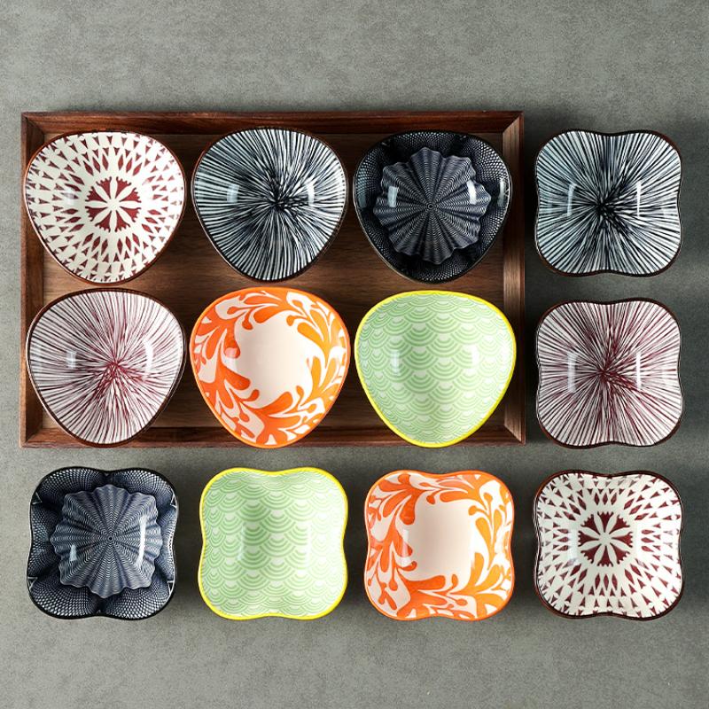 Японская керамическая десертная тарелка, подставка для фруктов, креативная маленькая тарелка для ароматизаторов, блюдо для макания, барбекю, хот-пот, ресторанная тарелка для закусок