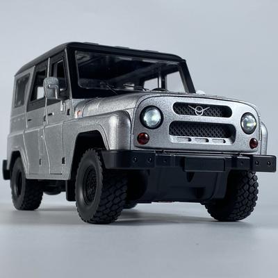 1:18 Русский УАЗ Хантер Джип Литой из Сплава Внедорожник Модель Звук и Свет Игрушки с Инерционным Механизмом Коллекция Подарок для Друзей