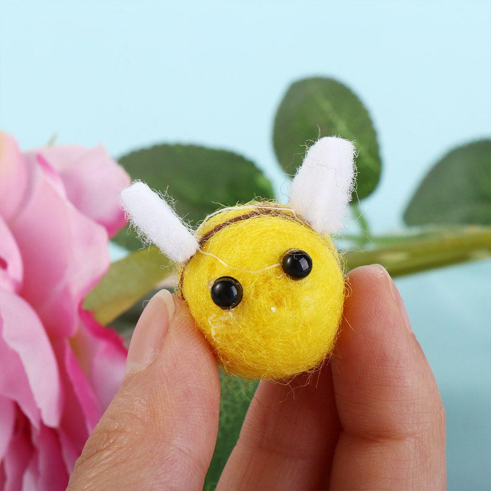 10Pcs Cute Wool Felt Bumble Bee Craft Decor Ball for Christmas Clothing Tent Hat Decoration DIY and Handmade Crafts Toy