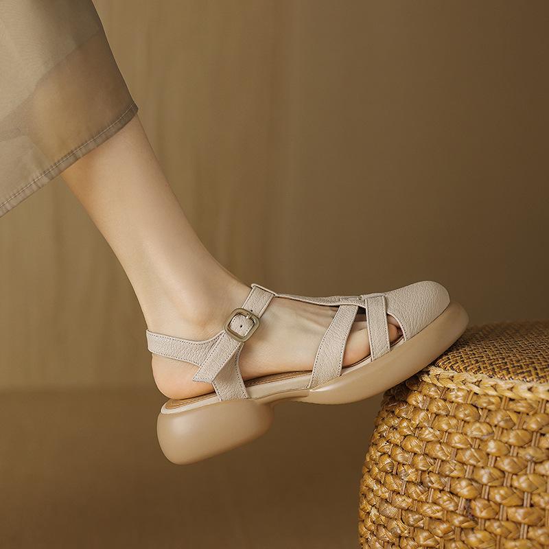 Retro Round Head Hollow Bag Head Sandals Women's 2025 Summer New Soft-soled Woven Roman Shoes