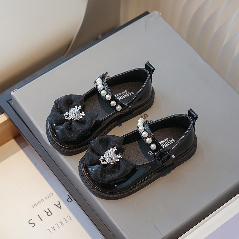 Новые туфли принцессы из кожи для девочек, милые детские туфли на плоской подошве с кружевом и бантом, модные весенне-осенние детские универсальные блестящие туфли Мэри Джейн