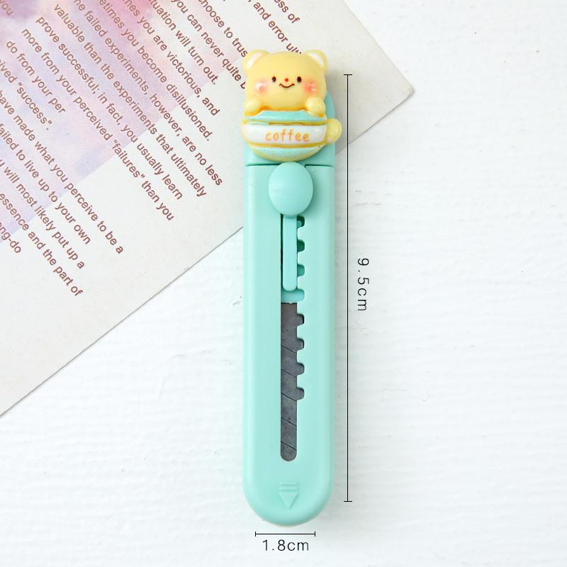 Bear Art Knife - Cute Cartoon Student Office Paper Cutter (Portable and Compact)