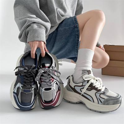 Ретро жареные уличные туфли с изображением ног на маленькой платформе, женские туфли для папы 2025 года, новые осенне-зимние легкие повседневные спортивные туфли для увеличения роста