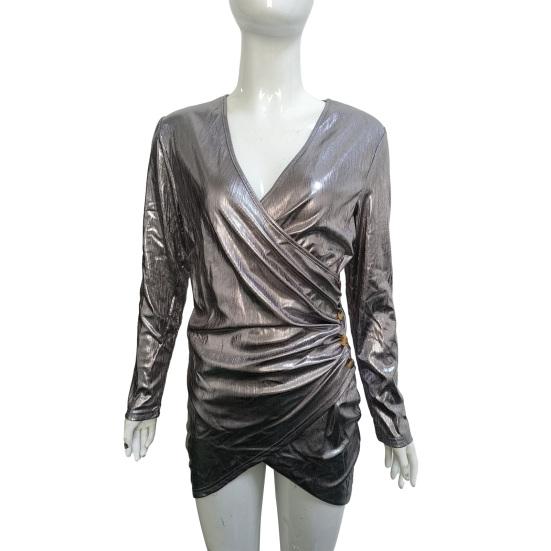 Вечеринка для выпускного вечера с низким вырезом, глубоким V-образным вырезом, плиссированной шеей, обтягивающим высоким женским платьем, глянцевое платье с длинными рукавами и нерегулярным подолом, длиной выше колена, женское