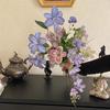 Сад Моне Фиолетовые Искусственные Цветы: Декоративная композиция для фотографий и витрин.