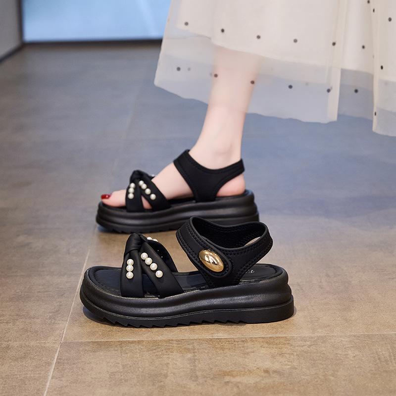 Тапочки сандалии на мягкой подошве 2025 новые женские супер огонь пляжная обувь лето с юбками не устают