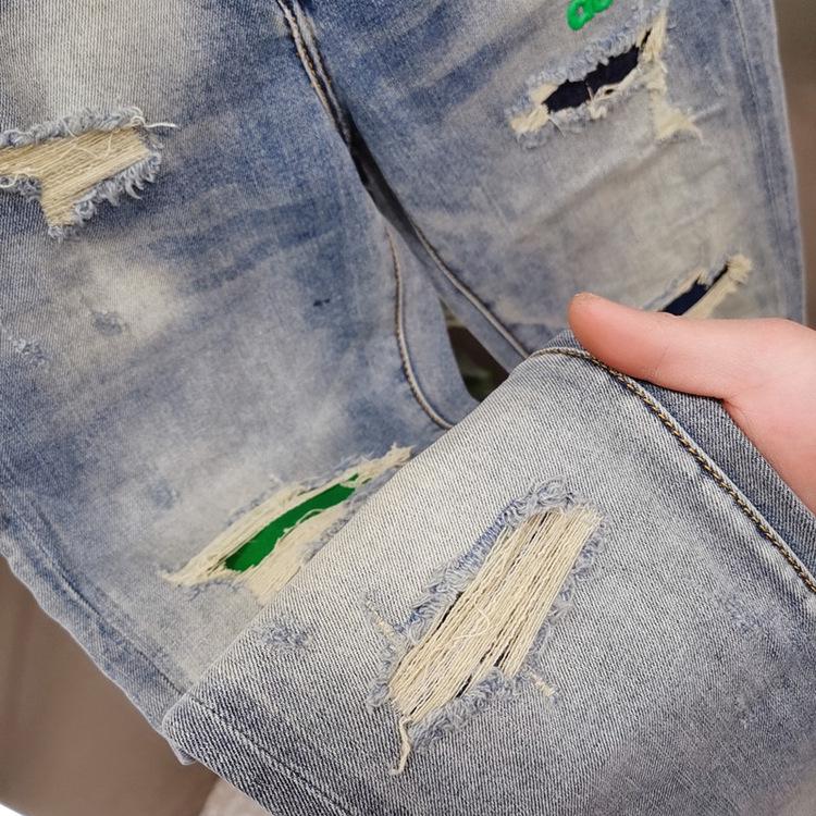 Модные мужские облегающие джинсы с вышивкой и стильными рваными деталями