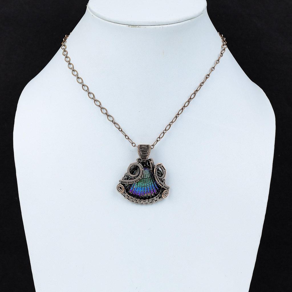 Кулон-ракушка с титановым покрытием, кулон, обмотанный медной проволокой, кулон ручной работы, медные украшения, кулон с драгоценным камнем, подарок для мамы, украшения в технике wire wrap