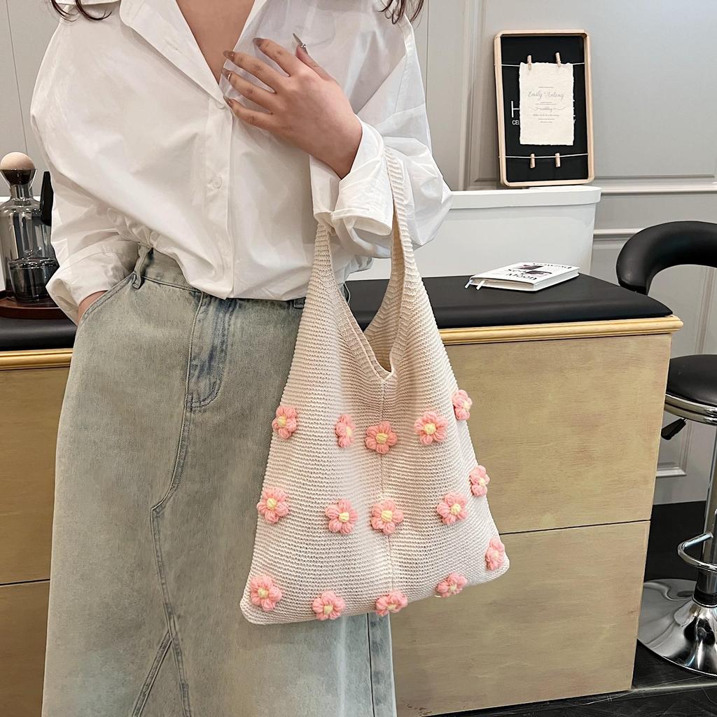 Women's 2025 Large Capacity Knit Flower Tote: Spring/Summer Beach & Commuting Bag