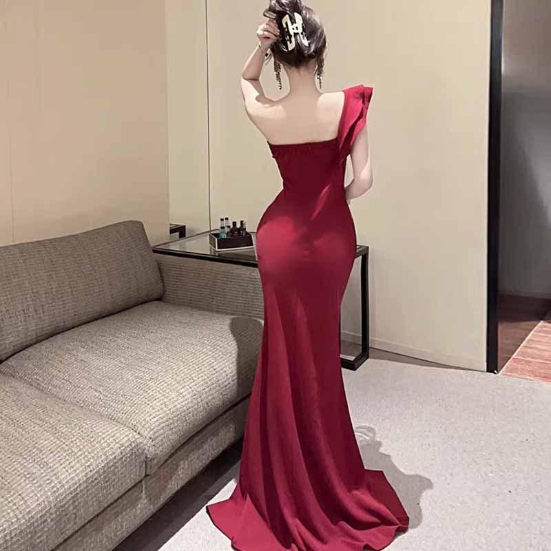 Женское платье-платье с разрезом на плече и разрезом в стиле знаменитости