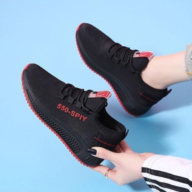 Сетчатая спортивная обувь Весенняя и летняя женская обувь Корейская версия белых кроссовок Дышащая сетчатая обувь Легкая и удобная