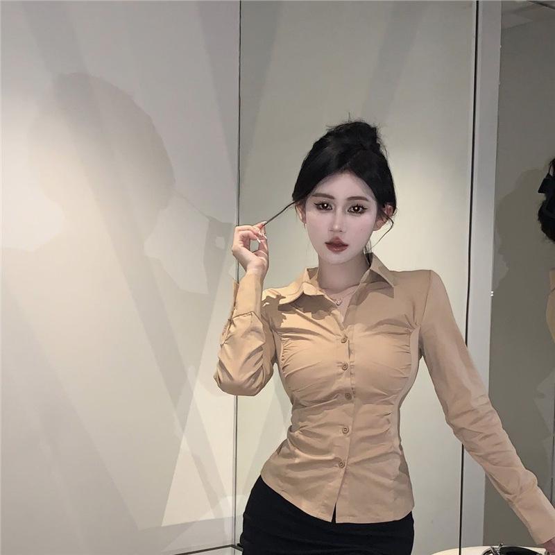 Шикарная белая рубашка с длинным рукавом, подчеркивающая талию: Приталенный профессиональный стиль для весны и осени