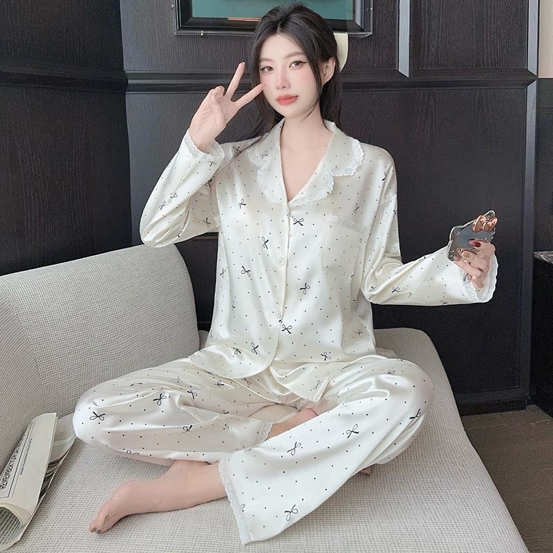 "Korean Ins-Style Imitation Silk Pajamas: Women's Long-Sleeve Cute Bear Dot Set"