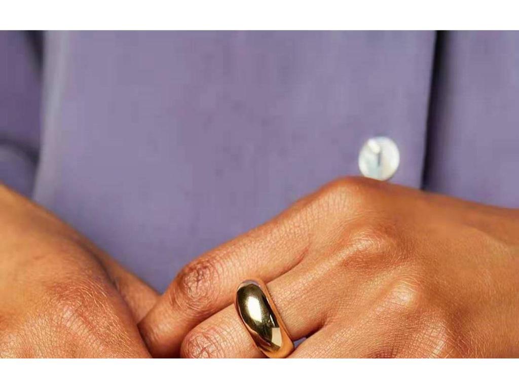 Преувеличенное ретро модное кольцо из титановой стали с гладкой дугой – европейский и американский стиль, женские украшения.