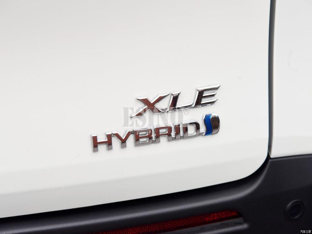 OAOV1 Car Styling 3D LE XLS XLE Car Metal Alloy RearTrunk Fender Adhesive Badge Body Tailgate Displaceme Emblem For Toyota Sienna