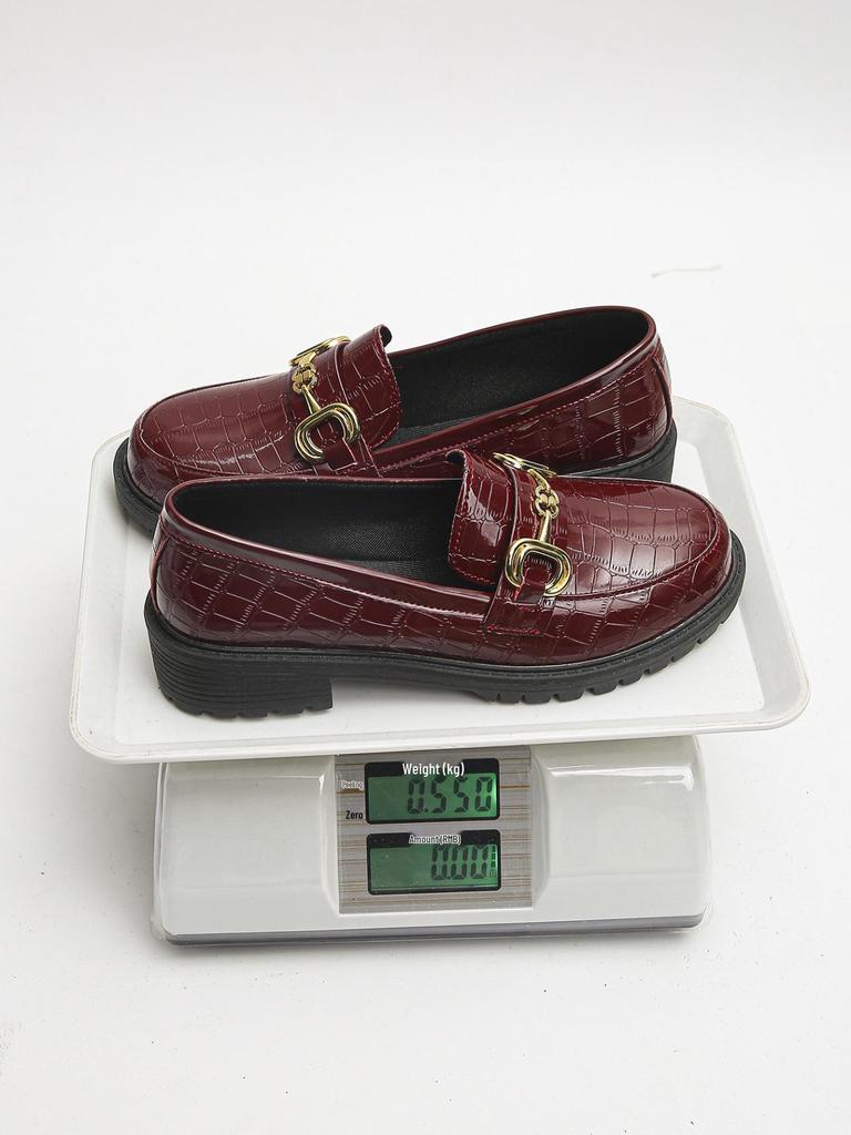 Женские лоферы в британском стиле на массивном каблуке из кожи с круглым носком и металлической пряжкой – Универсальные, на толстой подошве, больших размеров