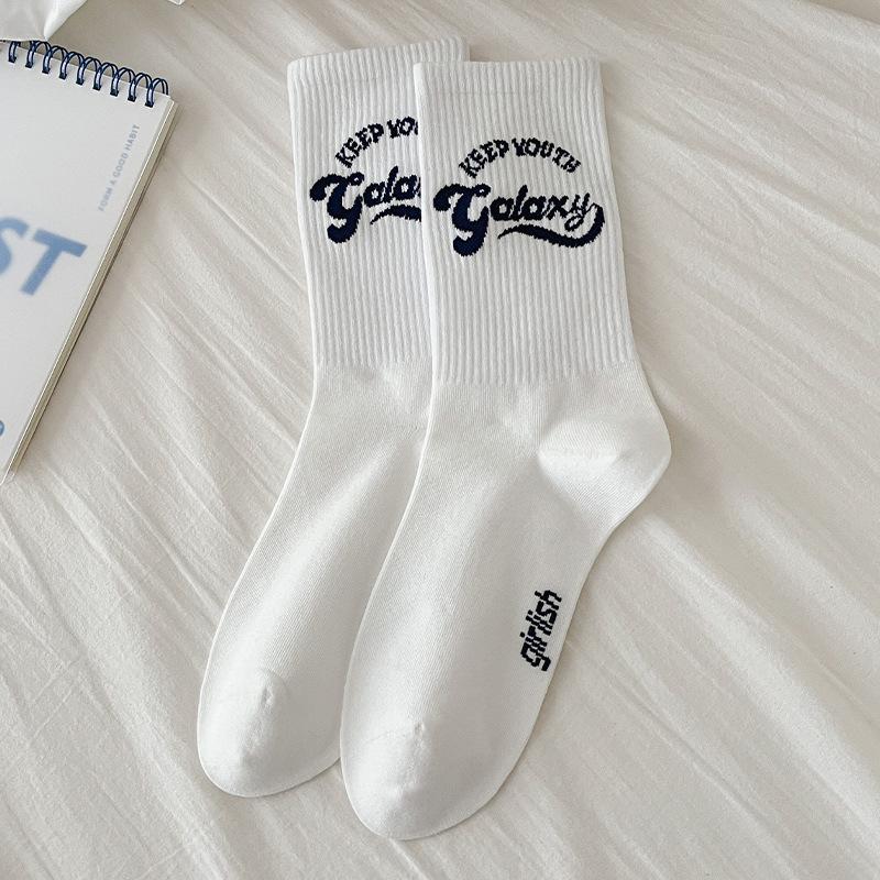 Женские спортивные носки до середины икры для осени и зимы, полосатые с надписями, антибактериальные, бесшовные, женские длинные хлопковые носки