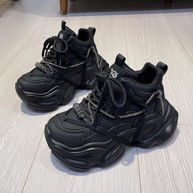 Модные туфли на платформе для папы, женская обувь 2025 осень и зима, новинка, увеличивающие рост, с цепочкой из стразов, универсальная повседневная спортивная обувь