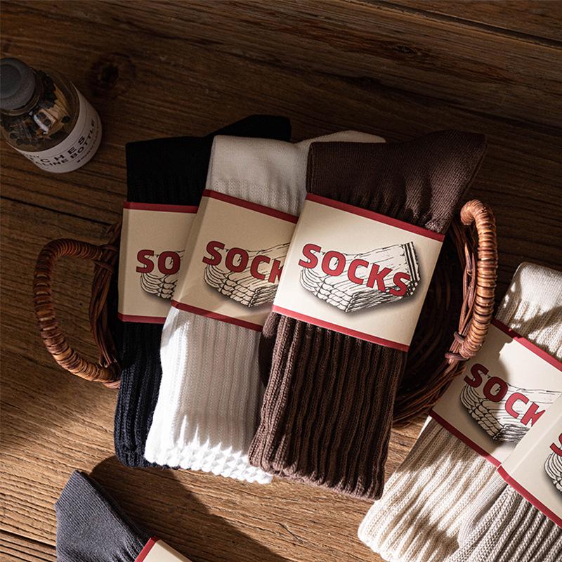Classic American Retro Mid-Calf Scrunch Socks for Men & Women - Chunky Knit Amekaji Style, Perfect with Birkenstocks or Sporty Over-the-Knee Look.