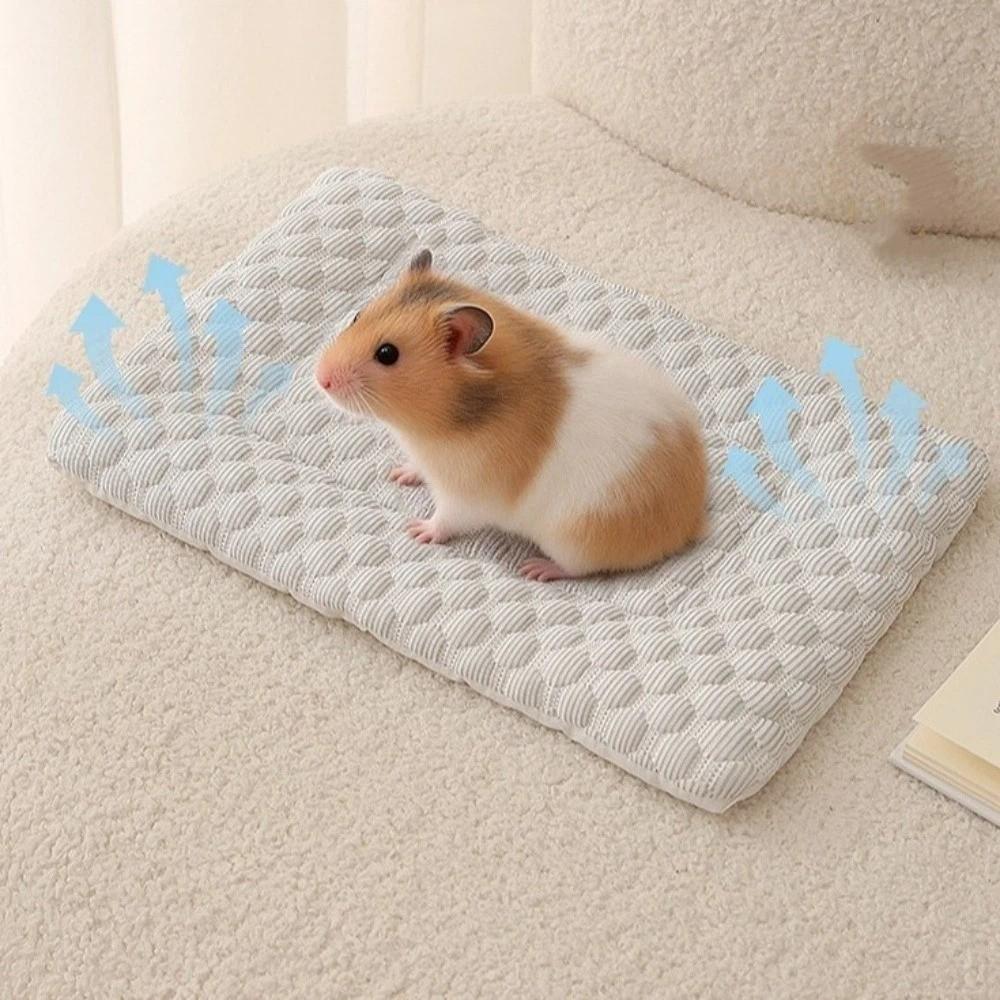 Breathable Hamster Cooling Mat Soft Hamster Nest Mat Portable Guinea Pig Bed Pad Cage Mat
